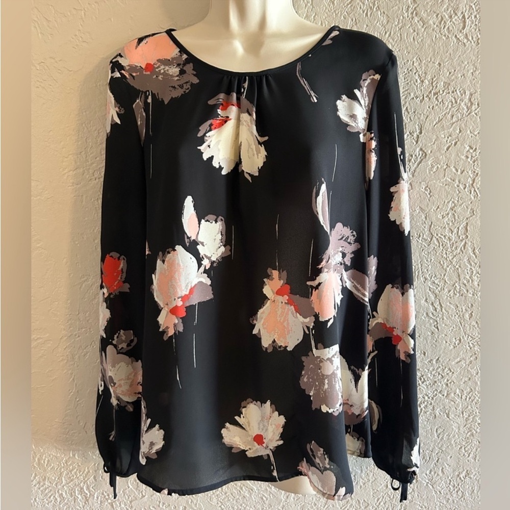 Maurice's Black floral blouse
Size M